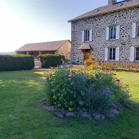 Auvergne Avec Piscine, Proche Aurillac Et Puy Mary, Terrains Et Activites A Proximite - Fr-1-742-52 * Jussac