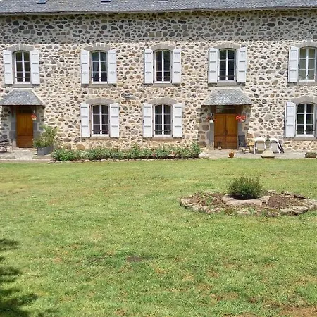 Auvergne Avec Piscine, Proche Aurillac Et Puy Mary, Terrains Et Activites A Proximite - Fr-1-742-52 Holiday home *