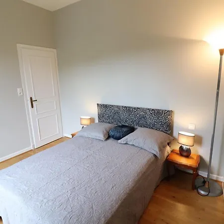 Holiday home Auvergne Avec Piscine, Proche Aurillac Et Puy Mary, Terrains Et Activites A Proximite - Fr-1-742-52 *